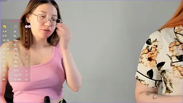 Snapshot of MaymeDeuel chatting on 11.30.25 MaymeDeuel online show from 11.30.25