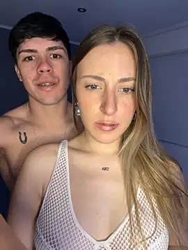 Snapshot of Sashailardi chatting on 09.21.25 Sashailardi online show from 09.21.25