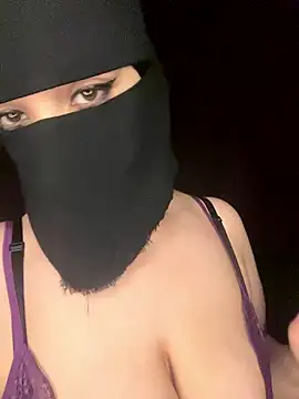 Snapshot of RooVaaN-Xx chatting on 01.09.26 RooVaaN-Xx online show from 01.09.26