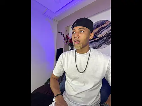 Snapshot of B_Wild chatting on 02.11.26 B Wild online show from 02.11.26