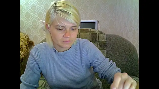 SaraSnow  online show from 11.13.25