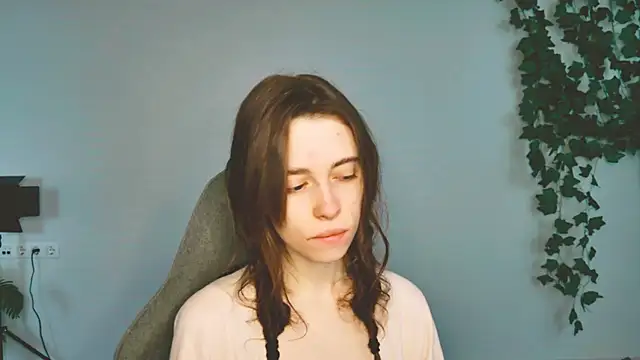 Yoka paradoXXX online show from 10.19.25