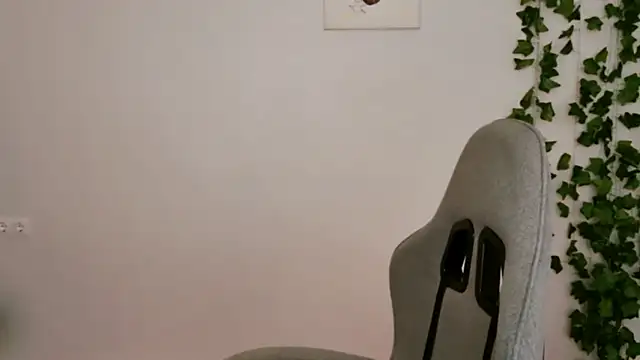 Yoka paradoXXX online show from 02.03.26