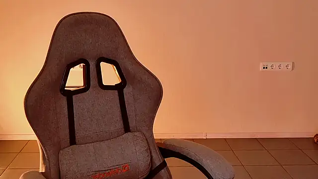 Yoka paradoXXX online show from 02.18.26