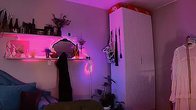 Yoka paradoXXX online show from 05.05.26