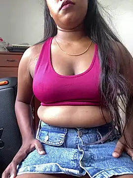 Snapshot of vinushi chatting on 09.10.25 vinushi online show from 09.10.25