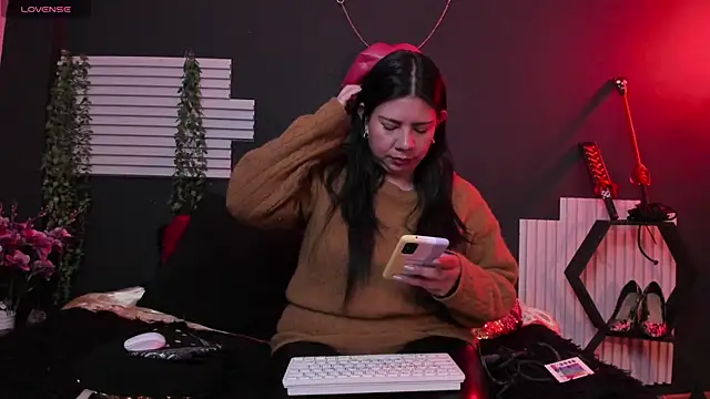 Snapshot of kinky_momm chatting on 07.24.26 kinky momm online show from 07.24.26