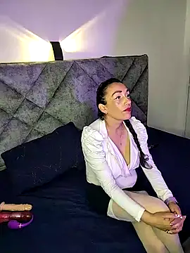 Shantey Laurent online show from 10.24.25