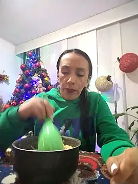 Shantey Laurent online show from 11.22.25