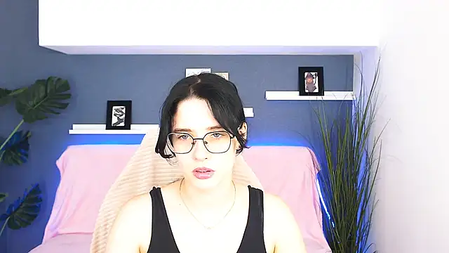 Charming Mysteriousss online show from 10.13.25