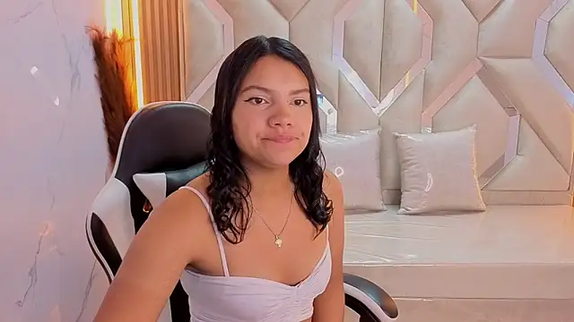 Snapshot of antonela_tp chatting on 10.07.25 antonela tp online show from 10.07.25