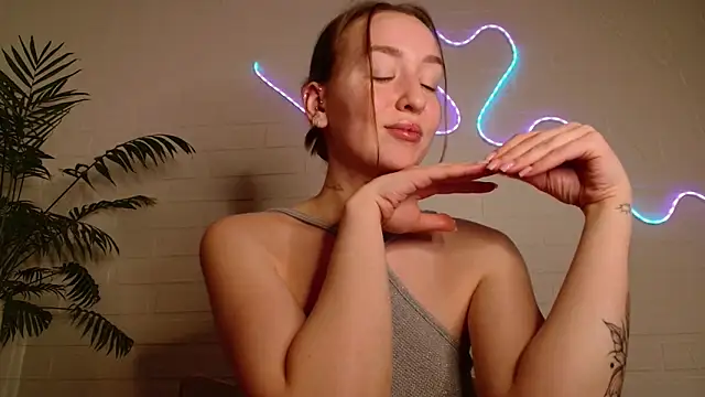 Snapshot of WhitePrincessLuna chatting on 02.01.26 WhitePrincessLuna online show from 02.01.26