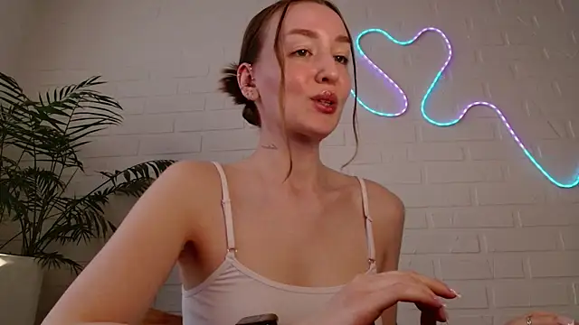 WhitePrincessLuna online show from 04.24.26
