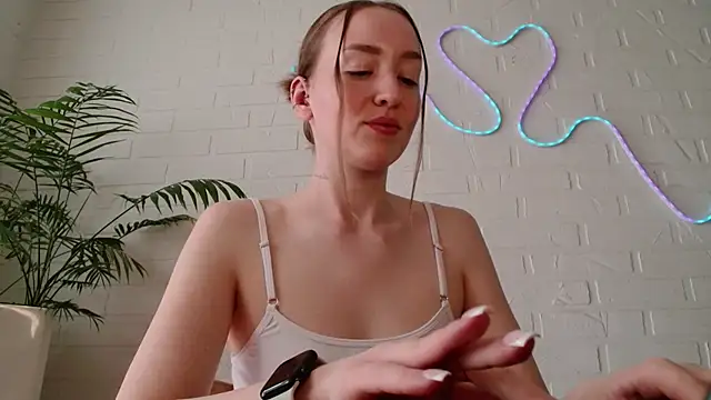 WhitePrincessLuna online show from 05.08.26