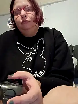 Snapshot of Gabbygade chatting on 10.20.25 Gabbygade online show from 10.20.25