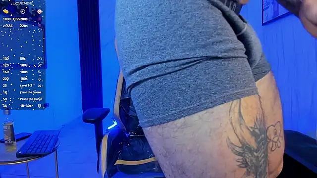 Snapshot of xKevyn chatting on 12.22.25 xKevyn online show from 12.22.25