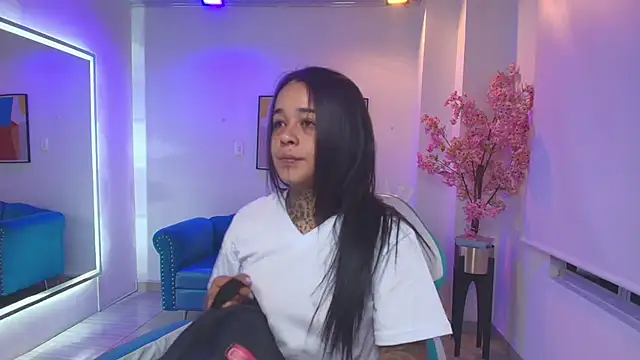 Black roseee online show from 04.24.26