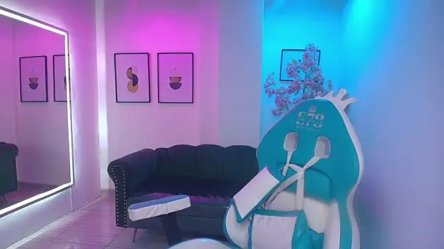 Black roseee online show from 04.28.26