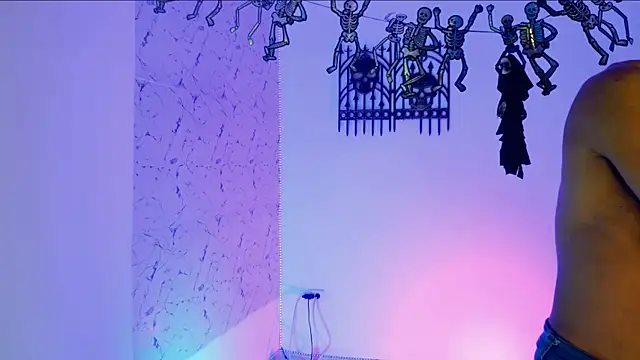 lorian vikel online show from 10.25.25