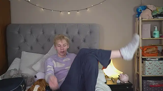 Snapshot of scottishtwink01 chatting on 02.19.26 scottishtwink01 online show from 02.19.26