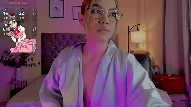 Snapshot of OxanaFedorova1- chatting on 11.13.25 OxanaFedorova1- online show from 11.13.25