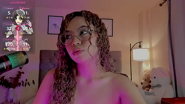 Snapshot of OxanaFedorova1- chatting on 12.15.25 OxanaFedorova1- online show from 12.15.25