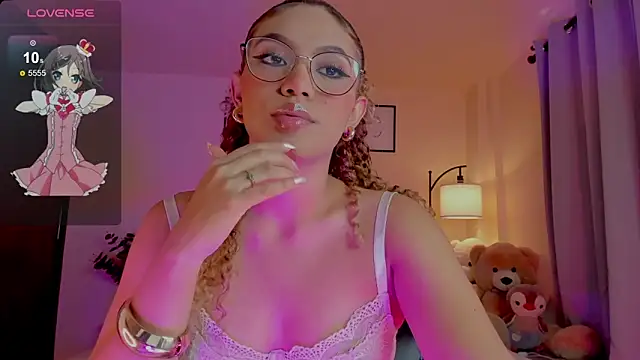 Snapshot of OxanaFedorova1- chatting on 06.08.26 OxanaFedorova1- online show from 06.08.26