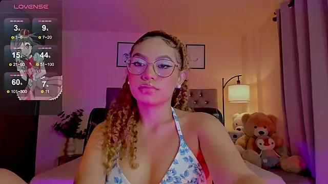 Snapshot of OxanaFedorova1- chatting on 06.14.26 OxanaFedorova1- online show from 06.14.26