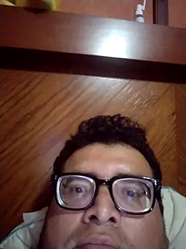 Santiagoqro85 online show from 10.22.25