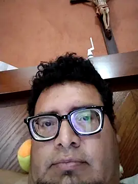 Santiagoqro85 online show from 10.29.25