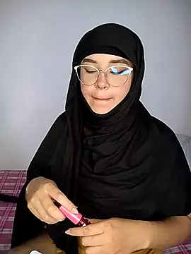 Snapshot of rhizanthella_ chatting on 09.15.25 rhizanthella online show from 09.15.25