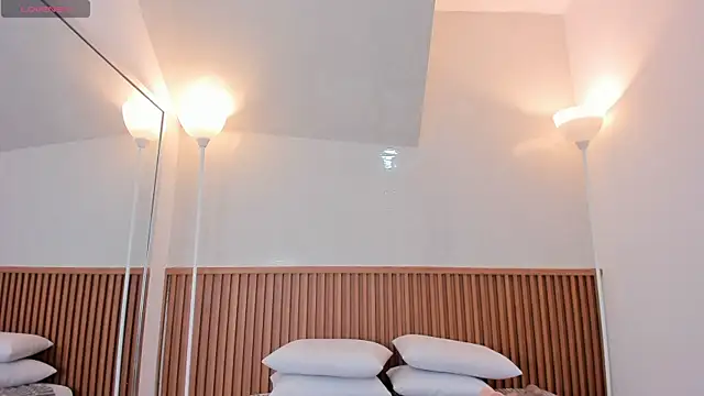 nicol giraldoo online show from 01.10.26