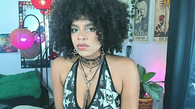 Snapshot of Raven_luv chatting on 11.24.25 Raven luv online show from 11.24.25