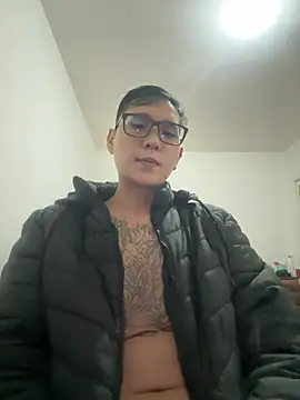 Snapshot of samuelcher chatting on 06.17.26 samuelcher online show from 06.17.26