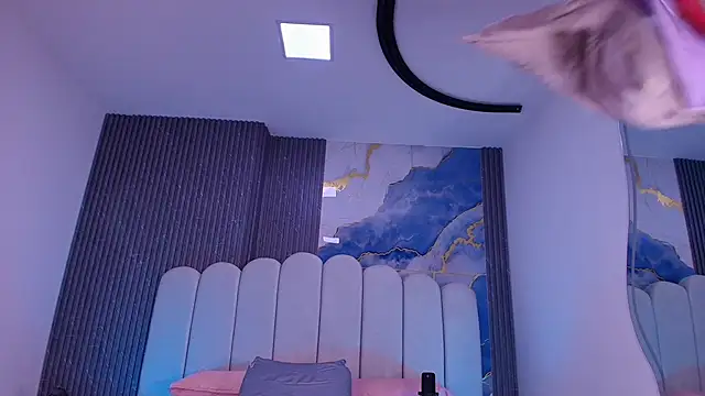 Snapshot of abbyrouss_ chatting on 06.19.26 abbyrouss online show from 06.19.26