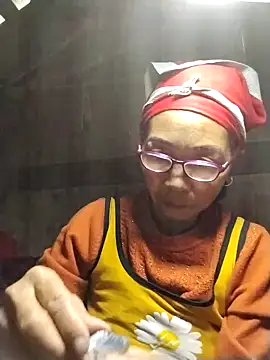 Snapshot of -Xuka-200 chatting on 02.14.26 -Xuka-200 online show from 02.14.26