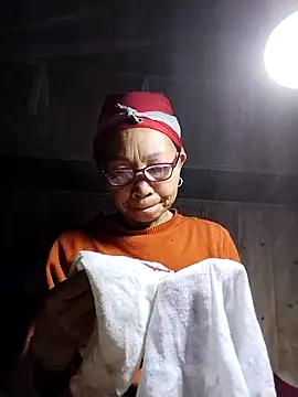 Snapshot of -Xuka-200 chatting on 02.14.26 -Xuka-200 online show from 02.14.26