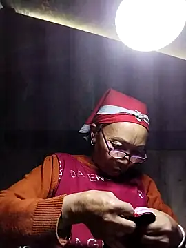 Snapshot of -Xuka-200 chatting on 02.15.26 -Xuka-200 online show from 02.15.26