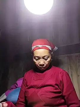 Snapshot of -Xuka-200 chatting on 02.19.26 -Xuka-200 online show from 02.19.26