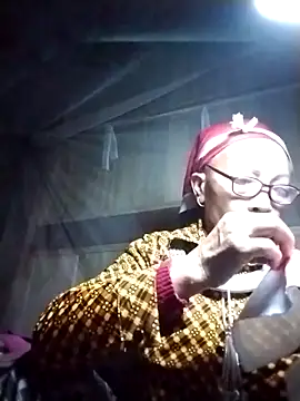 Snapshot of -Xuka-200 chatting on 02.22.26 -Xuka-200 online show from 02.22.26