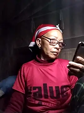 Snapshot of -Xuka-200 chatting on 02.22.26 -Xuka-200 online show from 02.22.26