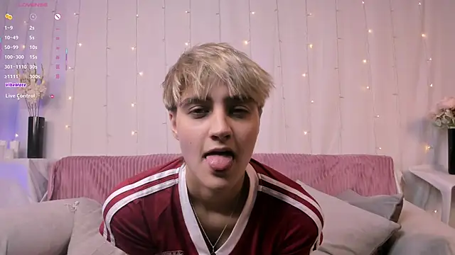 Astrellia online show from 10.10.25