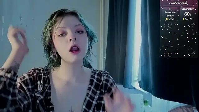 Snapshot of Alice_Zev chatting on 09.27.25 Alice Zev online show from 09.27.25