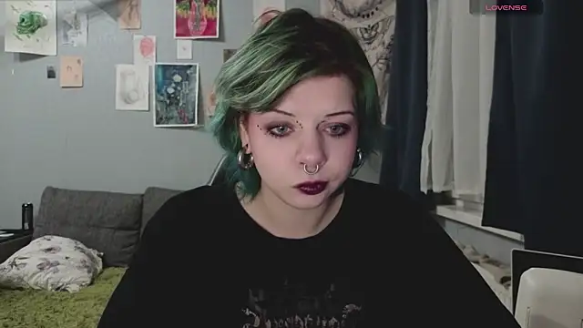 Snapshot of Alice_Zev chatting on 10.03.25 Alice Zev online show from 10.03.25