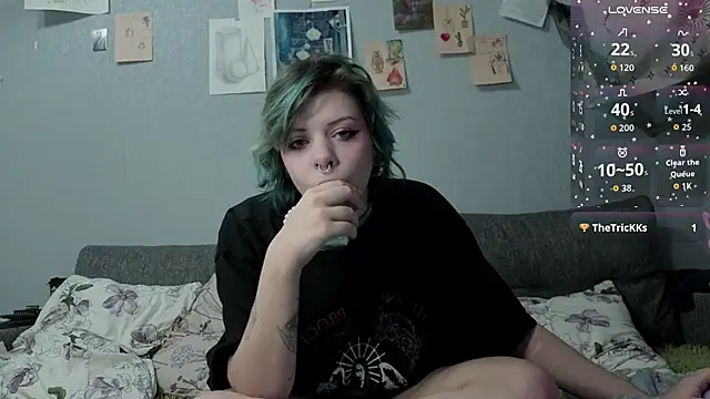 Snapshot of Alice_Zev chatting on 10.12.25 Alice Zev online show from 10.12.25