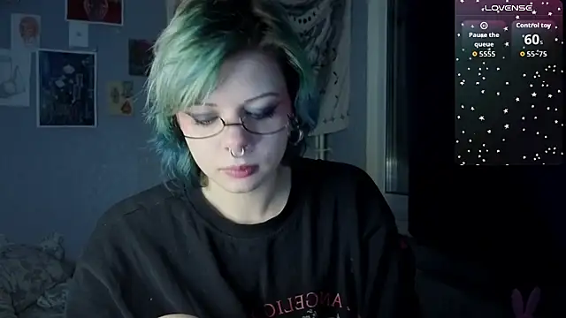 Snapshot of Alice_Zev chatting on 10.15.25 Alice Zev online show from 10.15.25