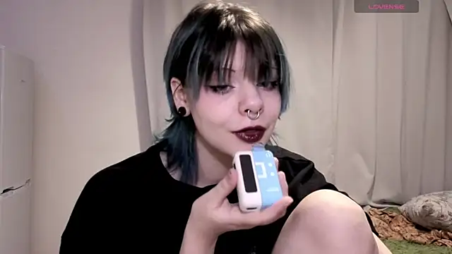 Snapshot of Alice_Zev chatting on 12.16.25 Alice Zev online show from 12.16.25