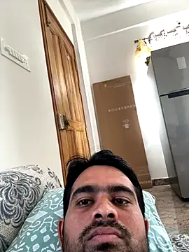 Snapshot of sunnu_97_ chatting on 12.17.25 sunnu 97 online show from 12.17.25