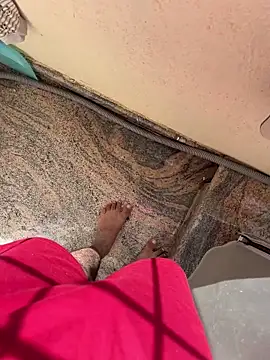 Snapshot of sunnu_97_ chatting on 12.18.25 sunnu 97 online show from 12.18.25