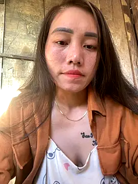 Snapshot of chipp-bong chatting on 10.10.25 chipp-bong online show from 10.10.25